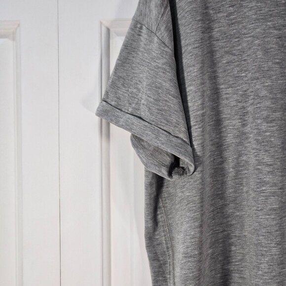 NWT Amazon Essentials Black Women's Relaxed-Fit Crewneck T-Shirt - Size XLarge - Picture 2 of 6